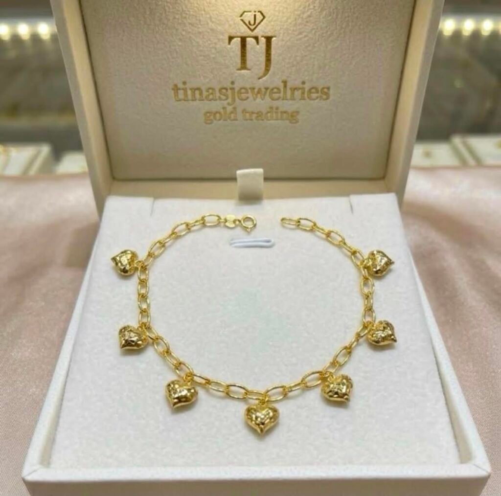 TJ 18K PAWNABLE CHARM HEART BRACELET 7 INCHES