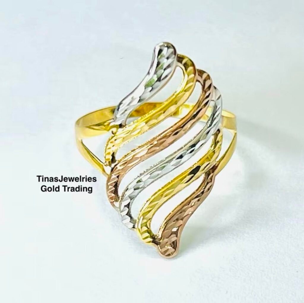 TJ18k Pawnable Mariposa Tricolor Ring