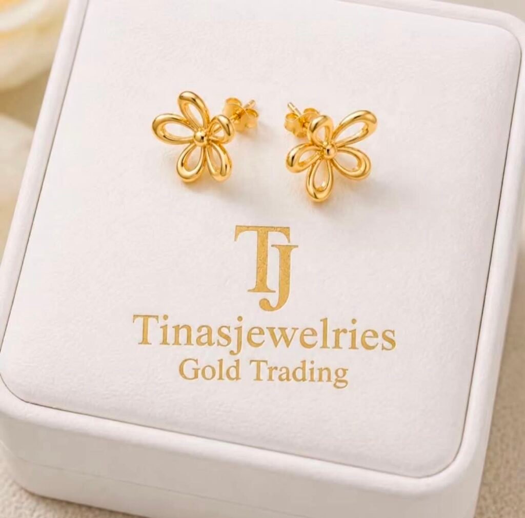 TJ18k Pawnable Lily Stud Earrings
